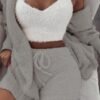 ⁦طقم بيجاما نسائي 3 قطع – بلوزة طويلة الأكمام، توب قصير، وشورت برباط⁩ - الصورة ⁦5⁩
